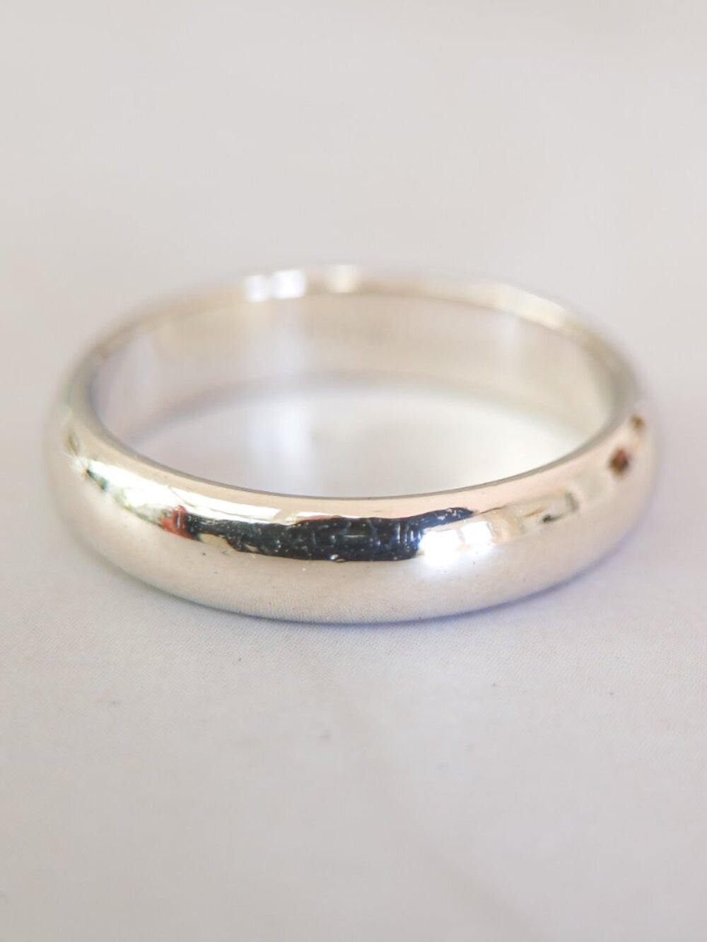 14K White Gold Dome Wedding Band, 4 mm — Size 5.75